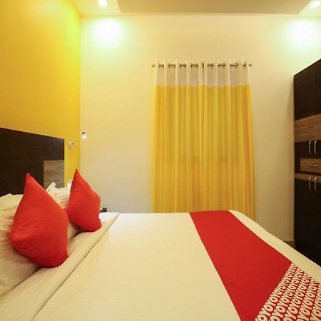 Hotel Oyo 10152 Rail View Residency Alappuzha Exteriér fotografie