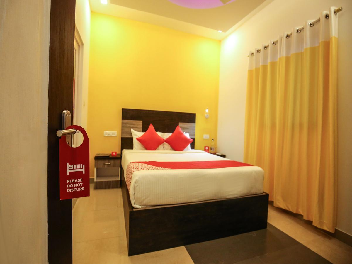 Hotel Oyo 10152 Rail View Residency Alappuzha Exteriér fotografie